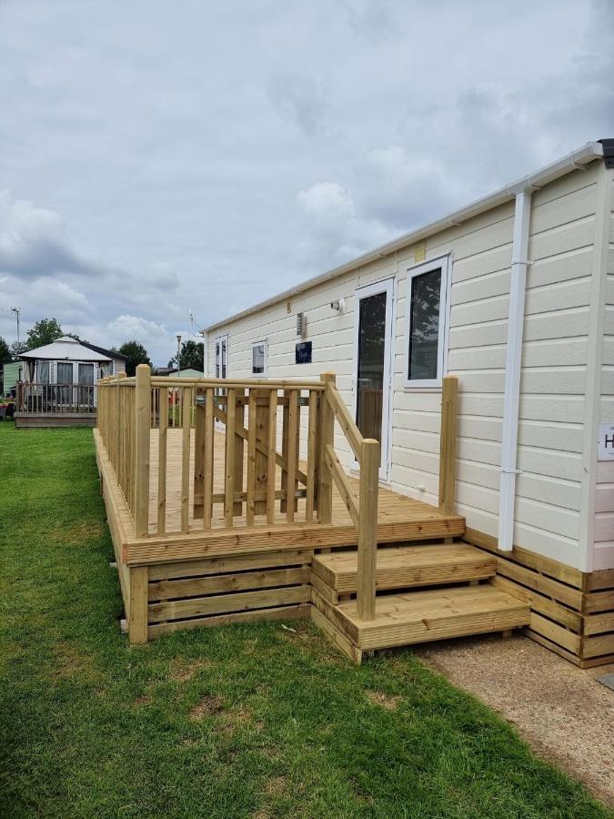 Impeccable 3 Bedroom Lodge Pet Friendly Northampton Exteriör bild