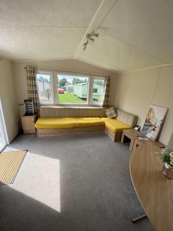 Impeccable 3 Bedroom Lodge Pet Friendly Northampton Exteriör bild